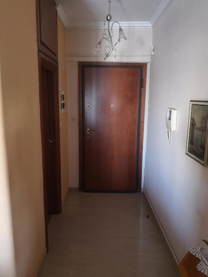 Comfortable Apartment In Kato Toumpa 塞萨洛尼基 外观 照片